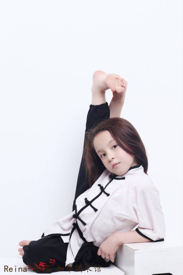 功夫小学员瑞娜Reina,欢迎大家关注腾讯视频《