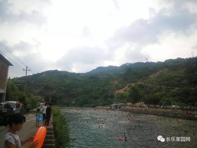 长乐天然大浴场,在三溪大水库!