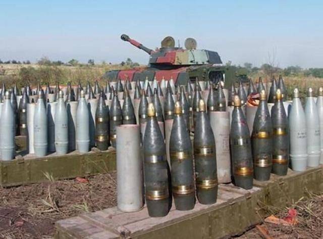 乌方称,自己可以生产各种全新式的大口径炮弹.