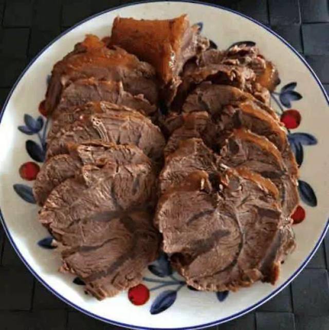 酱牛肉这么做才好吃,熟食店老板20年经验之谈,细节比配方更重要