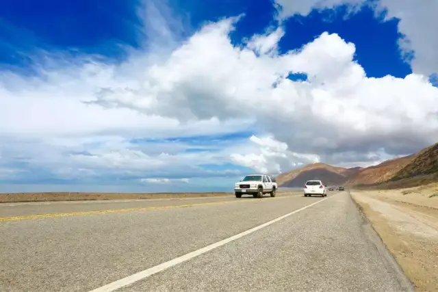 世人称为 太平洋海岸公路,这是美国风景最漂亮的公路,没有之一.