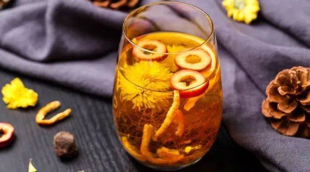 夏日消暑祛湿,喝菊花茶可有讲究!这四类人不宜喝