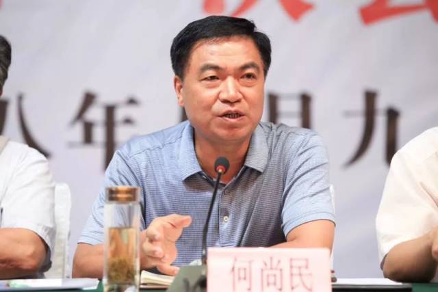 何尚民指出,铜川市大樱桃协会成立是全市人民经济生活中的一件大喜事.