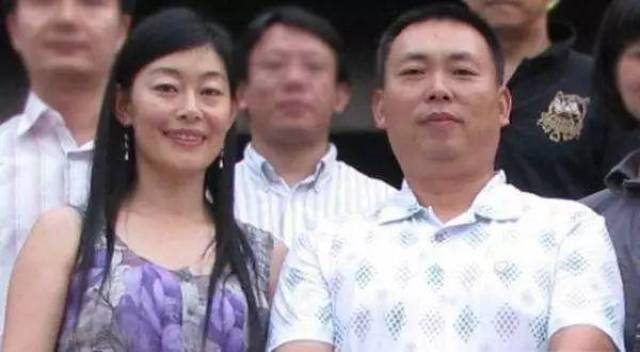 1998年,段永平遇到了美国《棕榈滩邮报》的首席摄影记者刘昕.