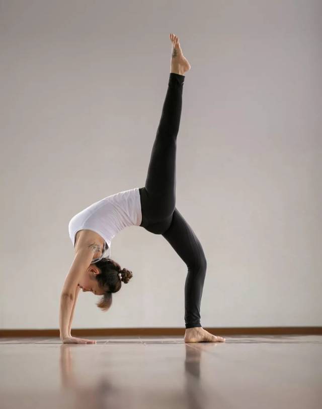 【人气课程】九月不能错过的流瑜伽+阴瑜伽 教