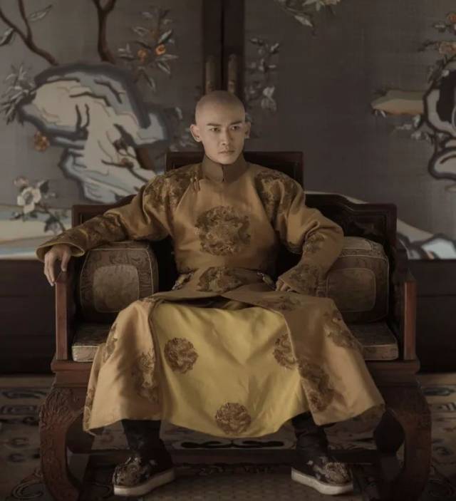 劈腿阿娇,跟谢娜恋爱,还跟胡可刘芸有一腿!原来