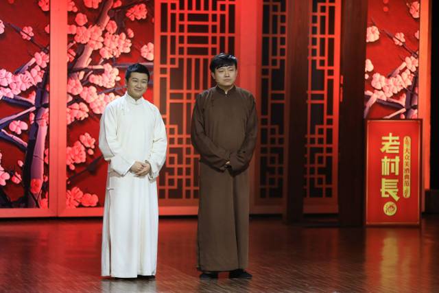 《相声有新人》将迎来第二期节目,相声选手李寅飞与搭档叶蓬"主动出击