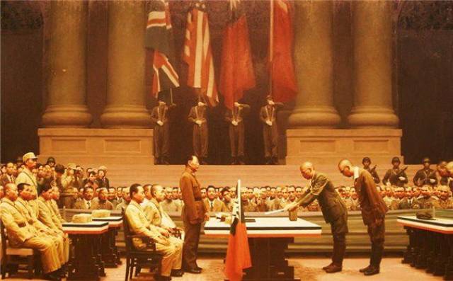 73年前的今天,日本投降!那一天的重庆人民涌上街头 铭记历史,