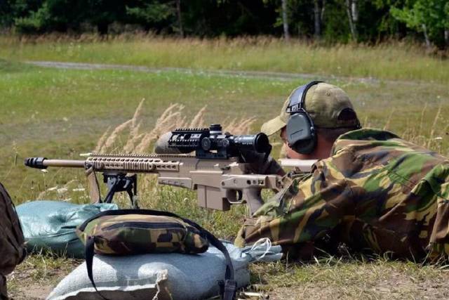 荷兰狙击手使用axmc步枪射击. 平台声明