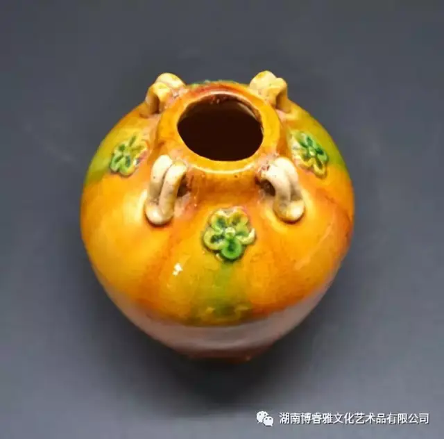 品鉴:三彩四系罐