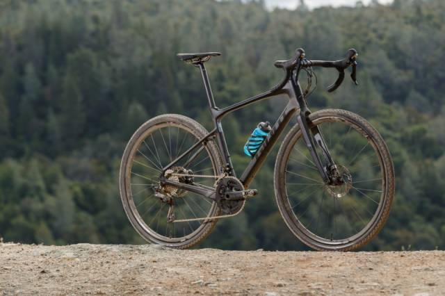 捷安特发表全新gravel bike:revolt advanced公路车