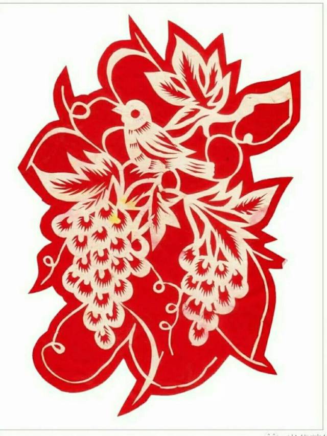 凤凰嬉戏百花之王――牡丹,寓意是万物欢欣,百鸟朝贺,象征天下太平