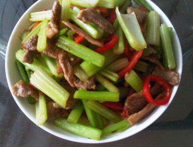 西芹炒肉