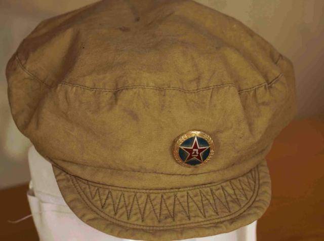用了17年的解放军贝雷帽被新式军帽取代,90年来你喜欢