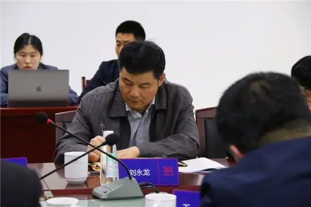 合肥市市政府副秘书长刘永龙 ○合肥市副市长王文松