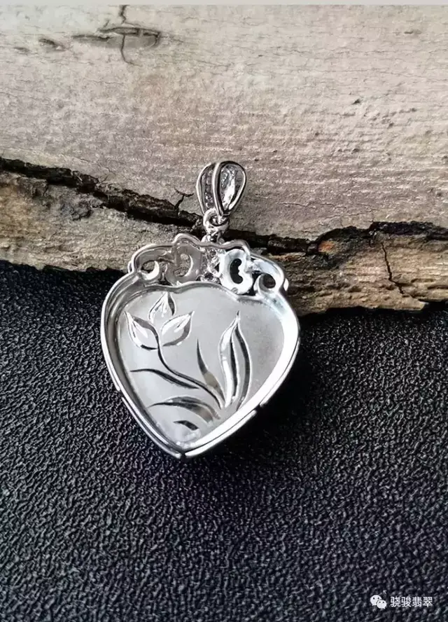 金风玉露一相逢,便胜却人间无数。