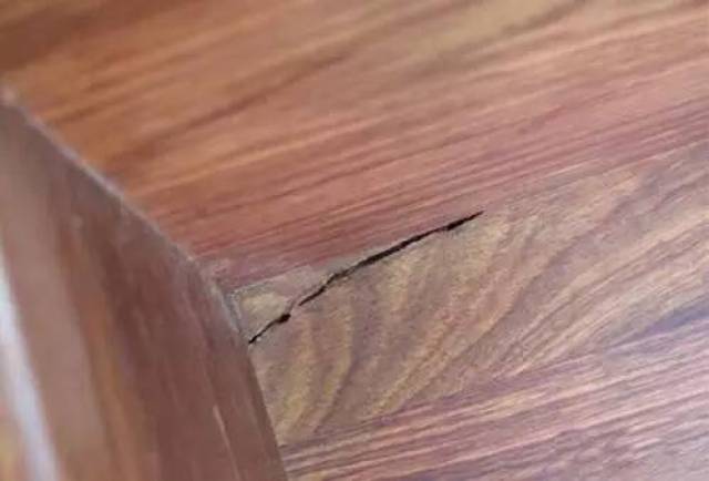 红木家具开裂,属于质量问题吗?