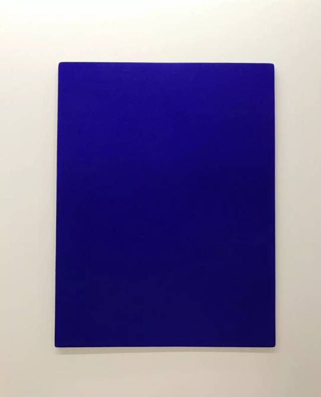 bleu( ikb 3), 1960 为了获得理想的蓝色,他和化学家合作,将群青染料