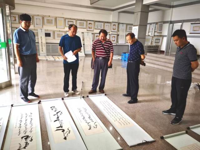 蒙古书法家特木尔(韩铁桩)喀左倾情授课