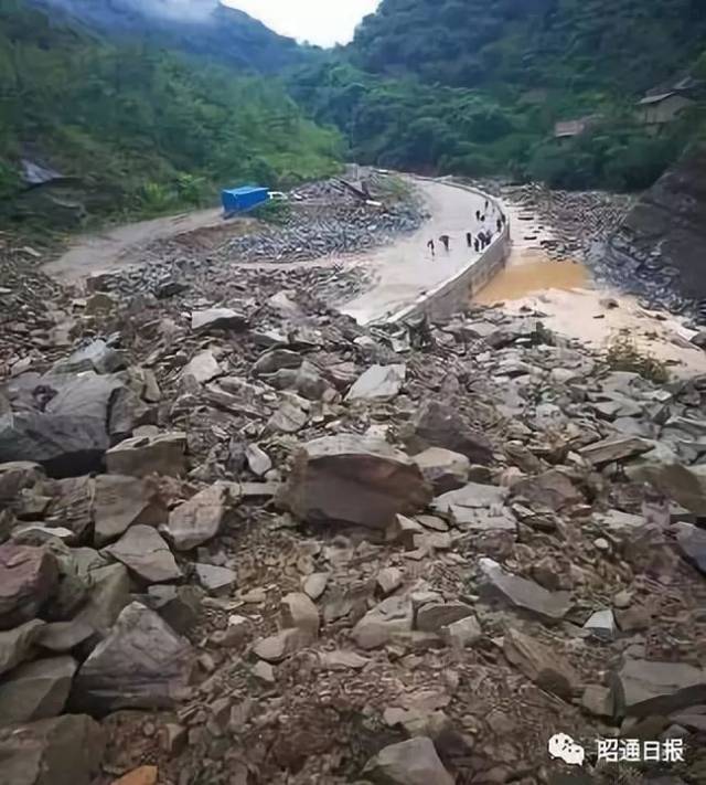 云南昭通5县遇灾,滑坡塌方泥石流积水受阻涨水,附路况!