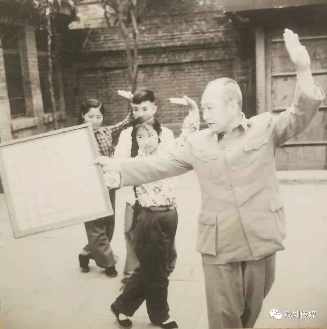 老照片的故事 | 荀慧生为青年演员亲授荀派《红娘》