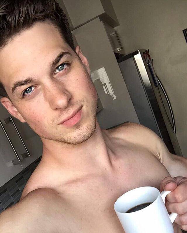 24岁的健身模特nick sandell,肤白貌美