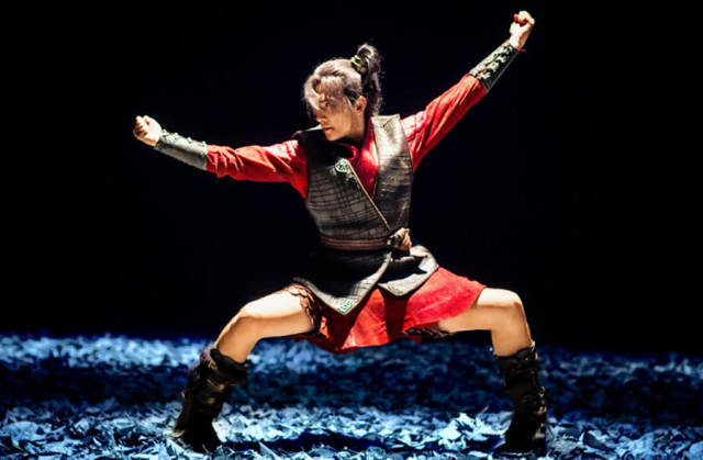 杨洋新剧用力过猛,被批造型浮夸演技油腻,网友