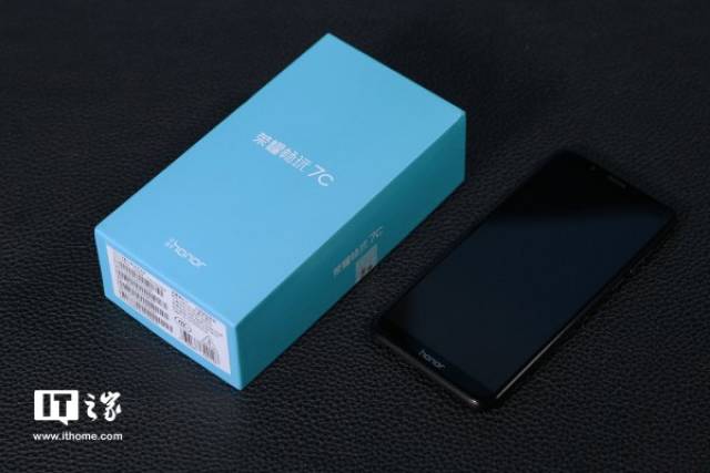 荣耀8x包装盒现身:定位升级!不再廉价