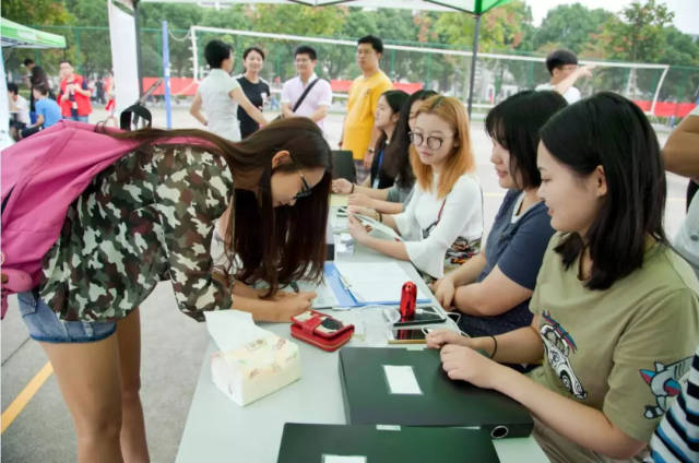 西安大学生开学福利:刷脸签到~高校直达公交路线忒便利!