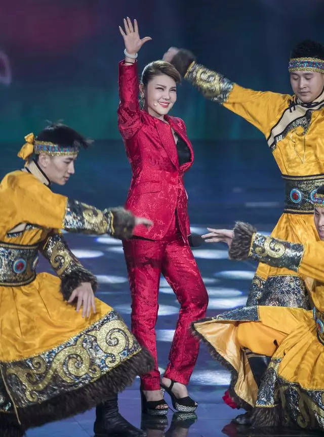恩师德德玛,乌日娜央视现场助力,乌兰图雅感动落泪