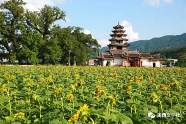 西陂天后宫位于客家土楼之乡—福建省永定区高陂镇