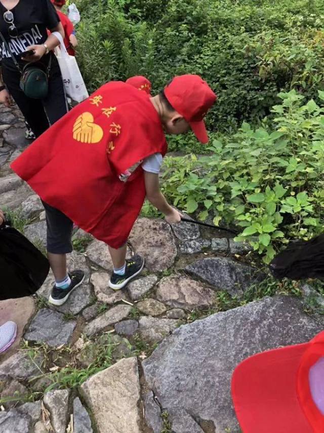 802班公益活动——捡垃圾