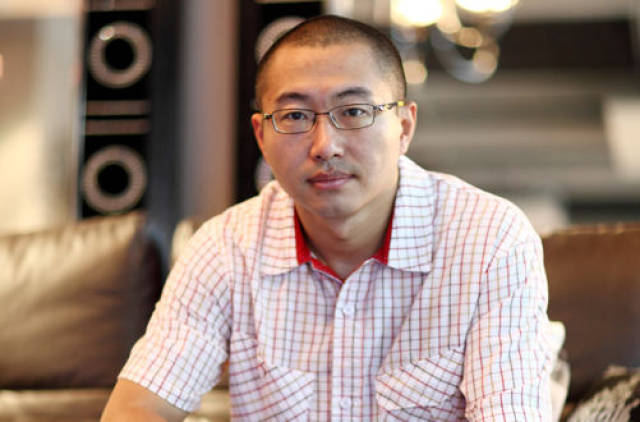 亚运会央视解说里:一个圈粉无数!一个让人有砸