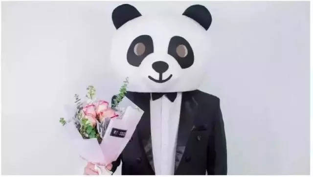 网红熊猫不走蛋糕~99元抢榴莲流心蛋糕2磅~新鲜现做+熊猫人免费送货+表演