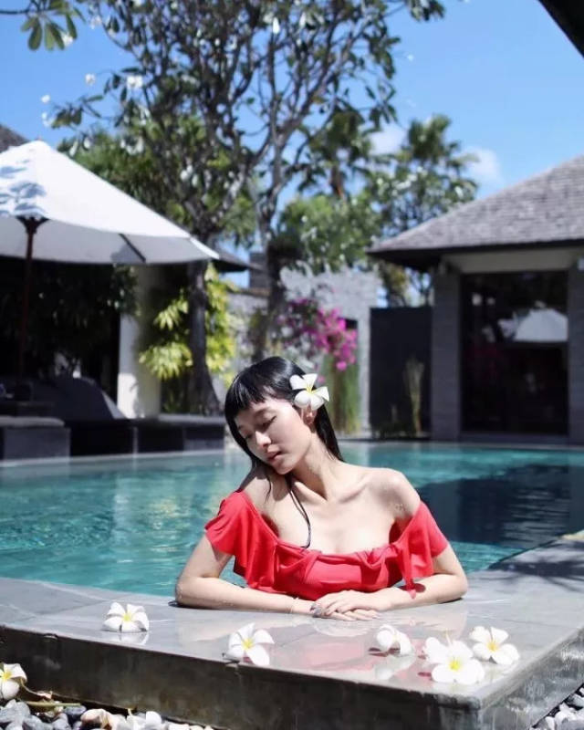 娱快讯 | 2R黄婉佩晒豪华私人飞机,咪神陈婉衡