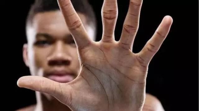 nba五大未来"超巨"身材对比 字母哥恐怖 恩比德有肉感_手机搜狐网
