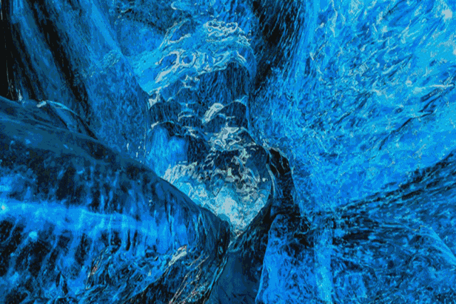 千年冰川蓝冰洞