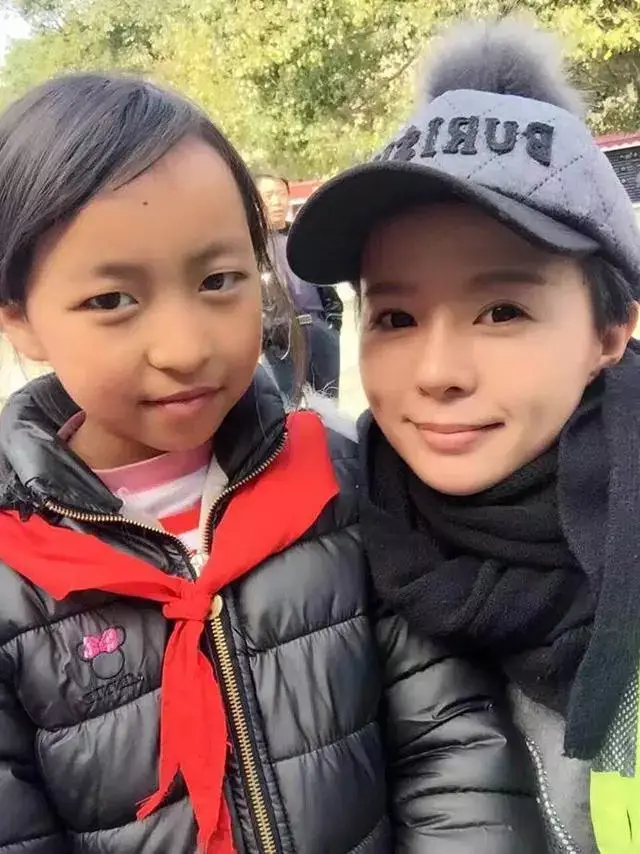 用爱撑起一片天,熊猫美女主播沈子涵的漫漫慈