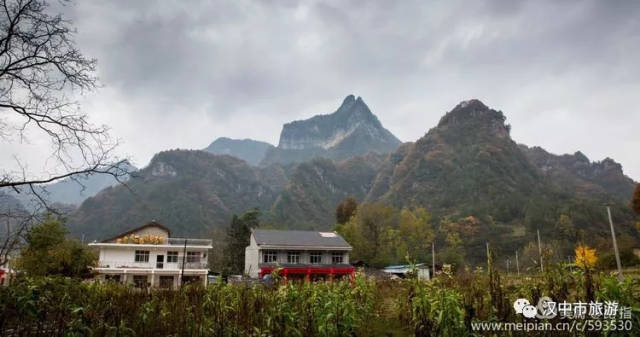 庙坝位于南郑县南部黄官镇,属高寒山区,距黄官镇集镇33公里,东与红庙