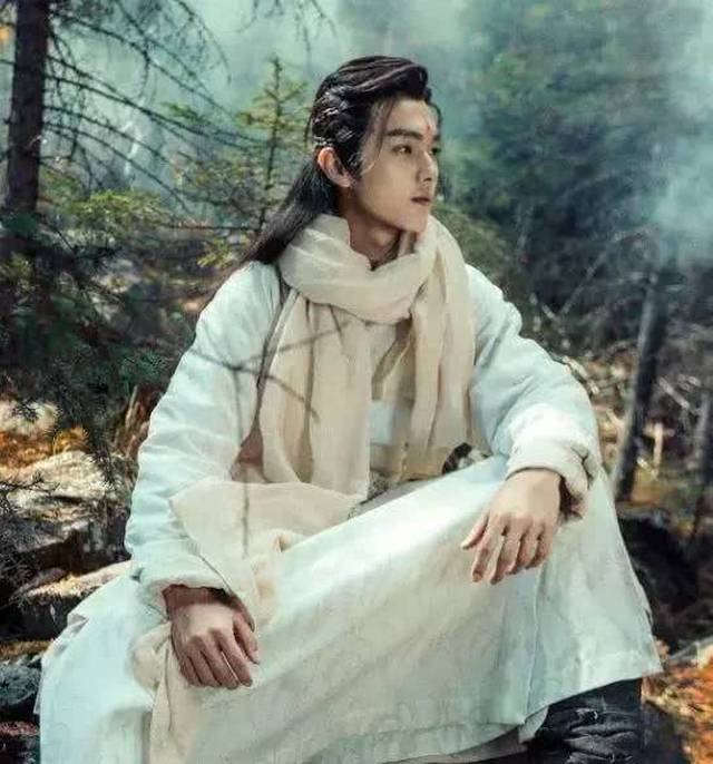 于正新剧《朝歌》,吴谨言颜值遭配角碾压,许凯颜值撑不起来角色