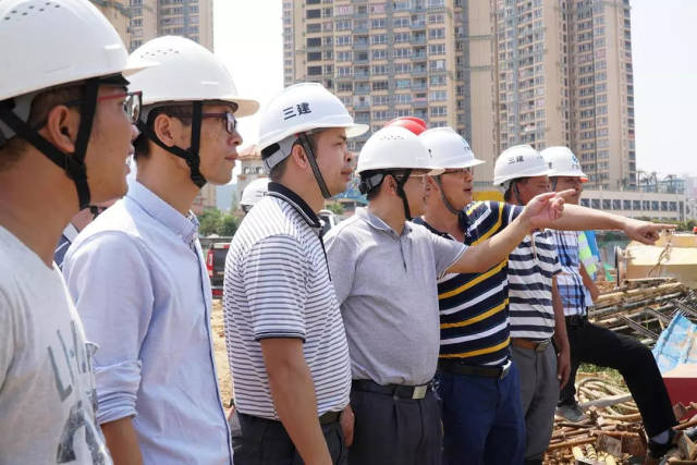 检查指导贺州市住建局副局长杨军平一行到第一分公司鼎晟项目视察指导