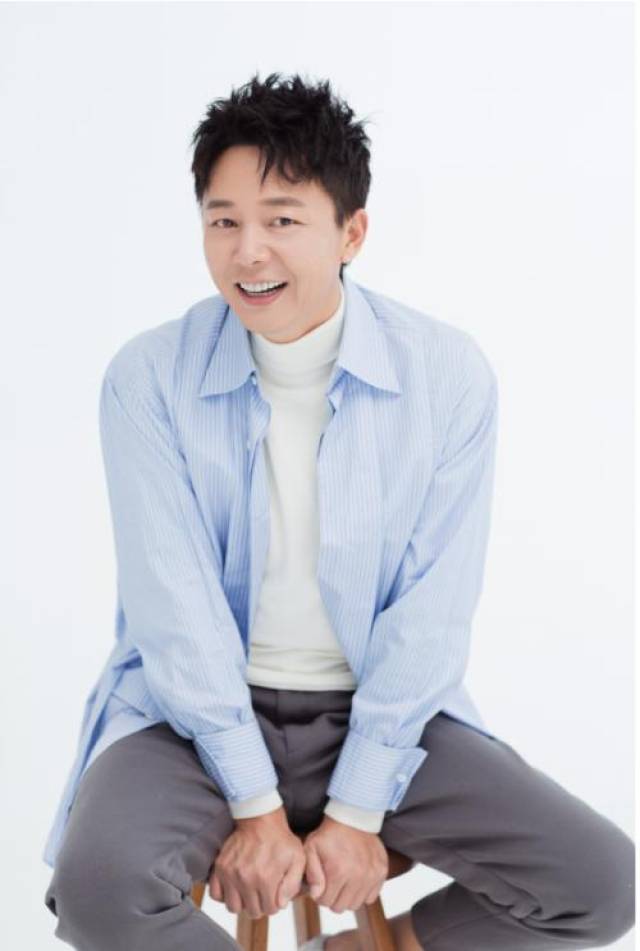 刘奕君曝最新写真 形象颠覆时尚有范儿