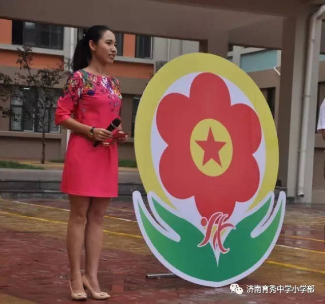 作品载入"育秀中学小学部学校成长纪念册".