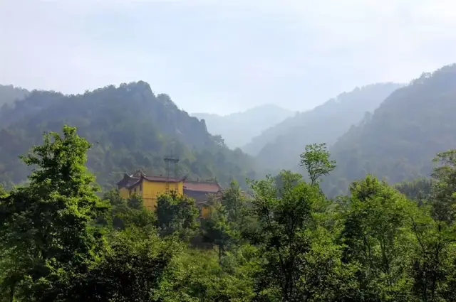 藏在深山里的千年古寺——安庆龙山寺