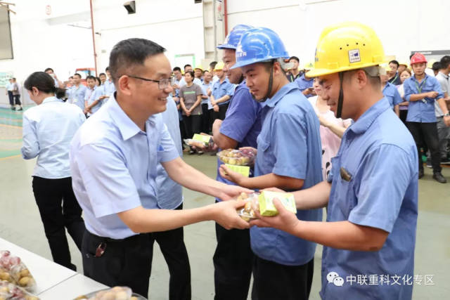 工程起重机分公司党委书记,工会主席詹立勇