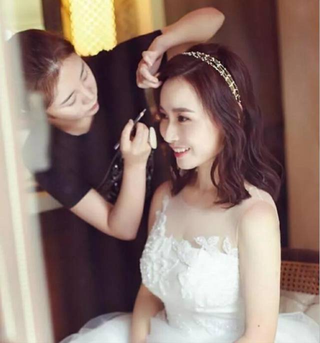 做新娘化妆师新娘跟妆师怎么样?
