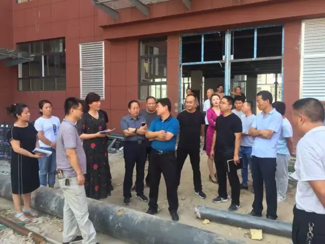 李少博副区长莅临渭南北塘实验小学创新校区检查指导工作