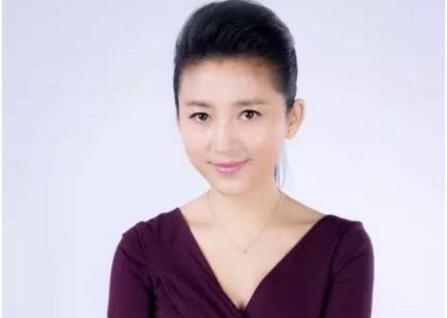 盘点内地著名主持人鲜为人知的情史,你都知道几位