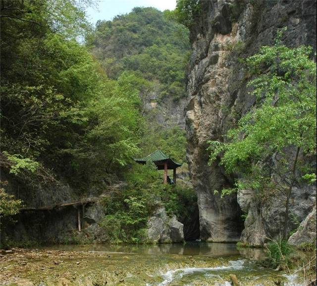 湖北十堰郧县虎啸滩风景区,被誉为无山不奇,无水不秀的景区