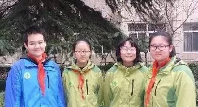 西安市52所中学校服大pk,比比谁家的最好看?
